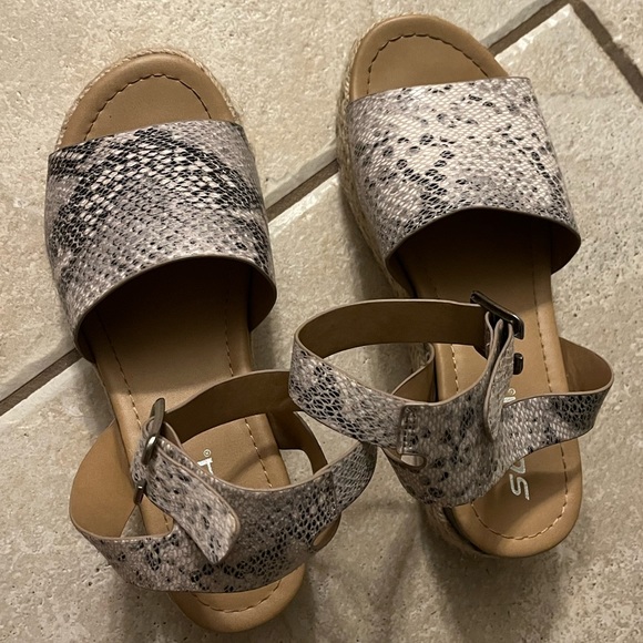 Soda Espadrilles - Picture 3 of 11